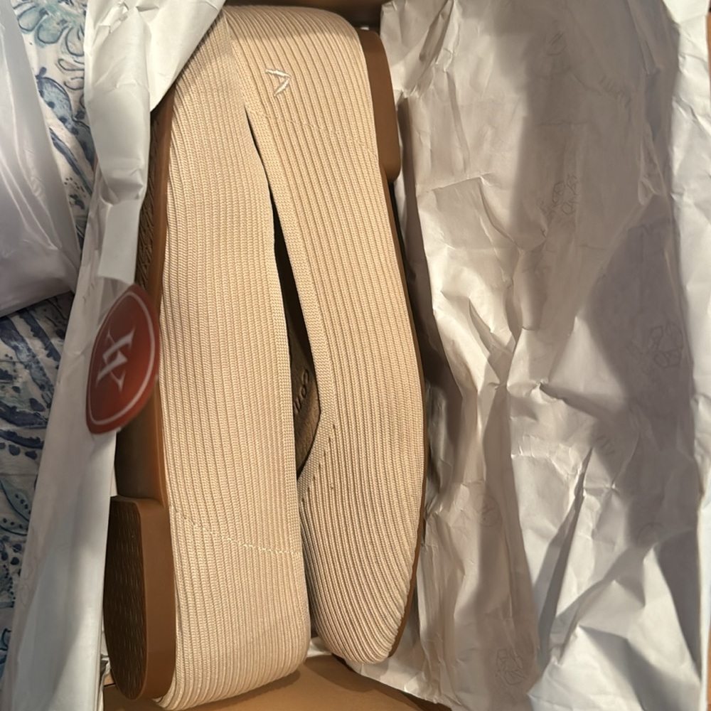 VIVAIA MARGOT 2.0 Cream Ivory flats with 2 clips to add detail. - Picture 3 of 4
